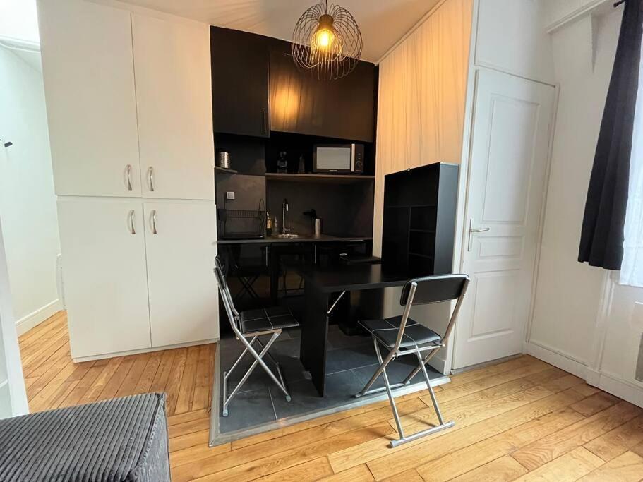 Central Typical Parisian Studio Εξωτερικό φωτογραφία